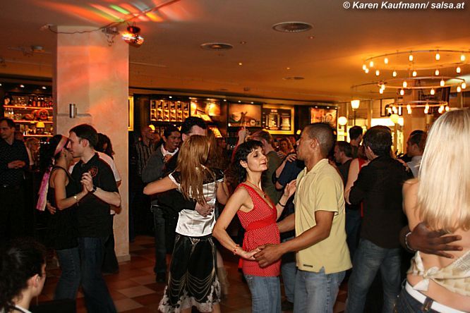 Salsa im Cup´n Cino, Hamburg